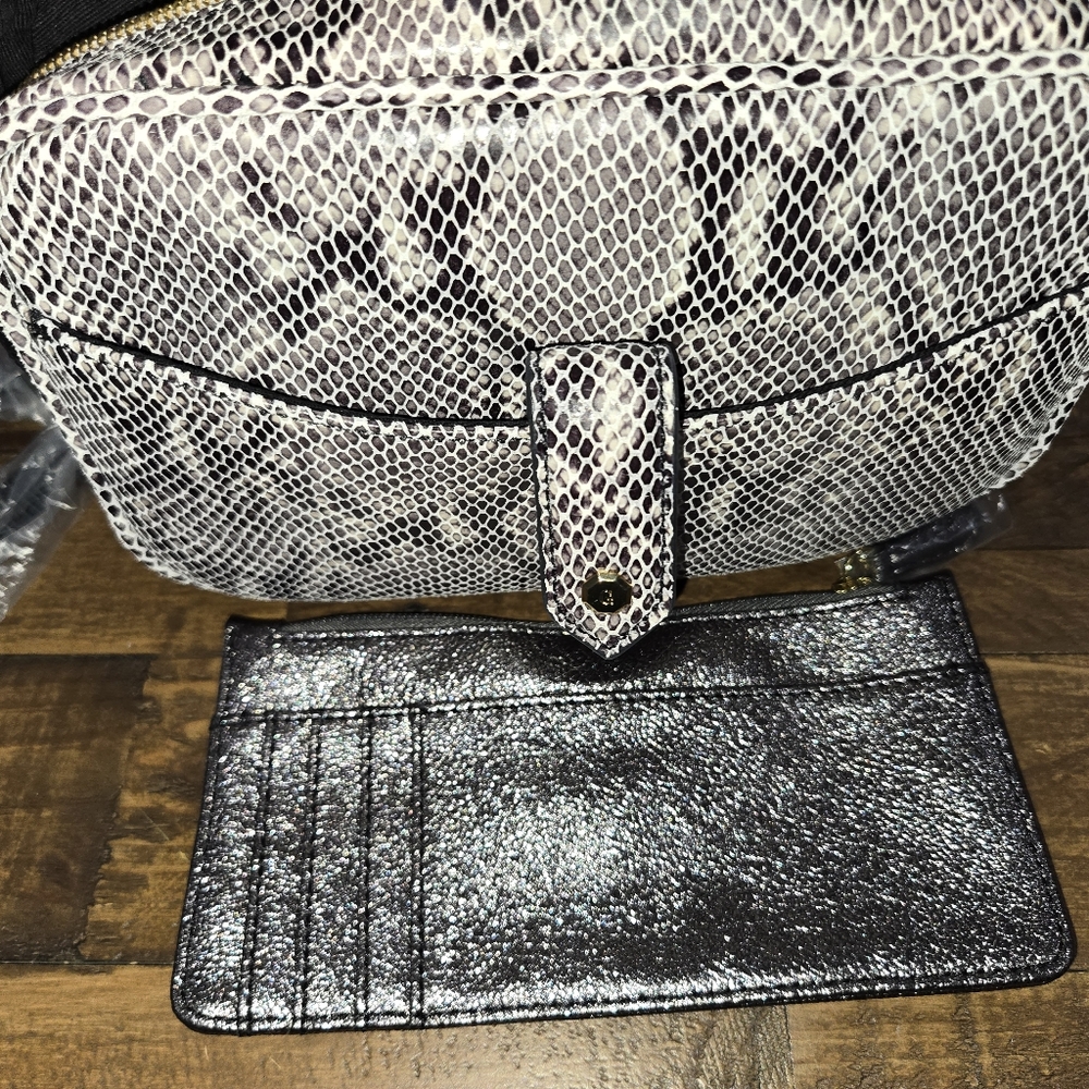 G.I.L.I. Leather Monochrome Snake Print Crossbody Bag w Slim Metalliac Wallet - Picture 6 of 11
